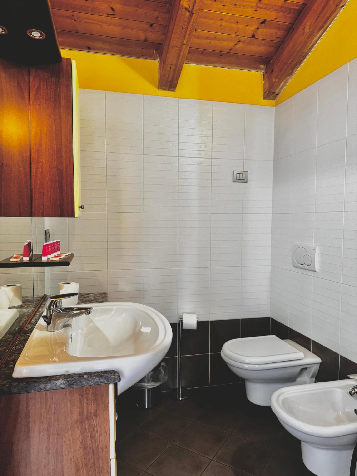 Sweet Spot Aparthotel Riva del Garda Exterior photo